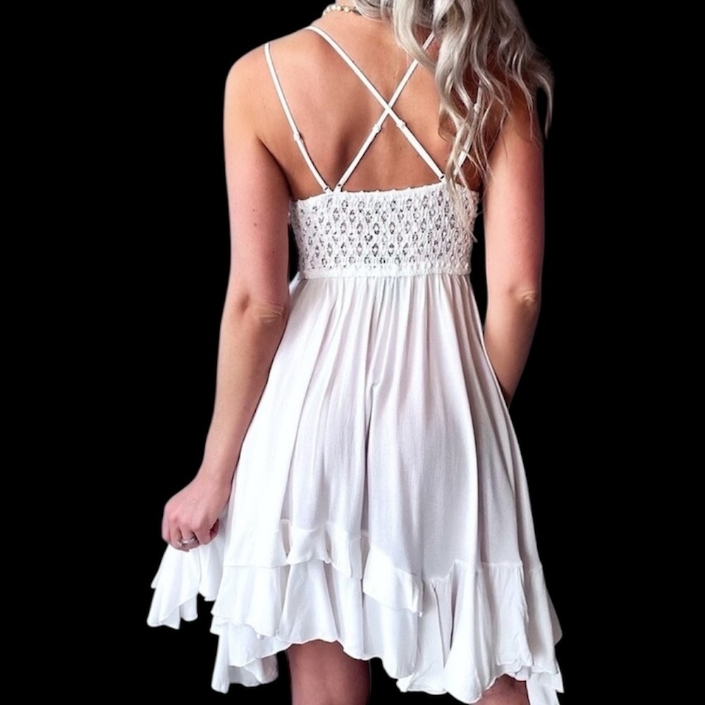 Beautiful White Lace Dress - Picture 2 of 4